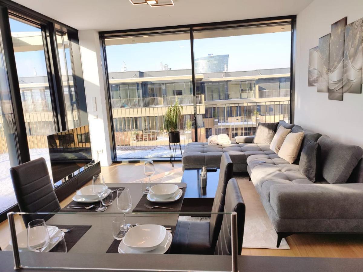 Panorama Apartment Vienna - Free Parking, Sauna & Fitness エクステリア 写真