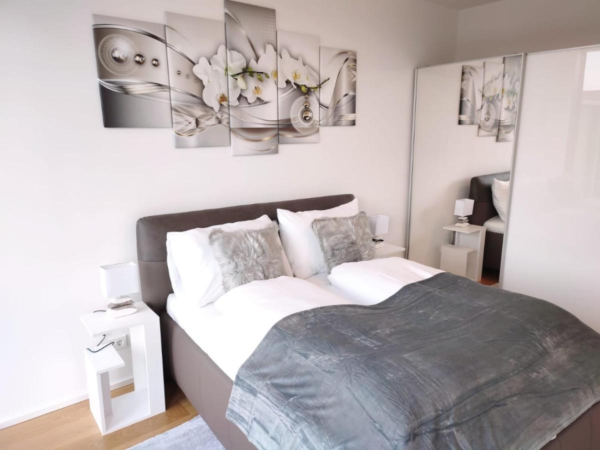 Panorama Apartment Vienna - Free Parking, Sauna & Fitness エクステリア 写真