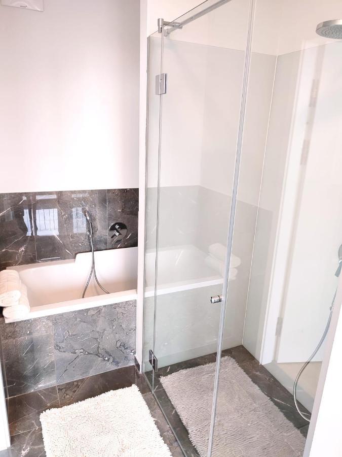Panorama Apartment Vienna - Free Parking, Sauna & Fitness エクステリア 写真